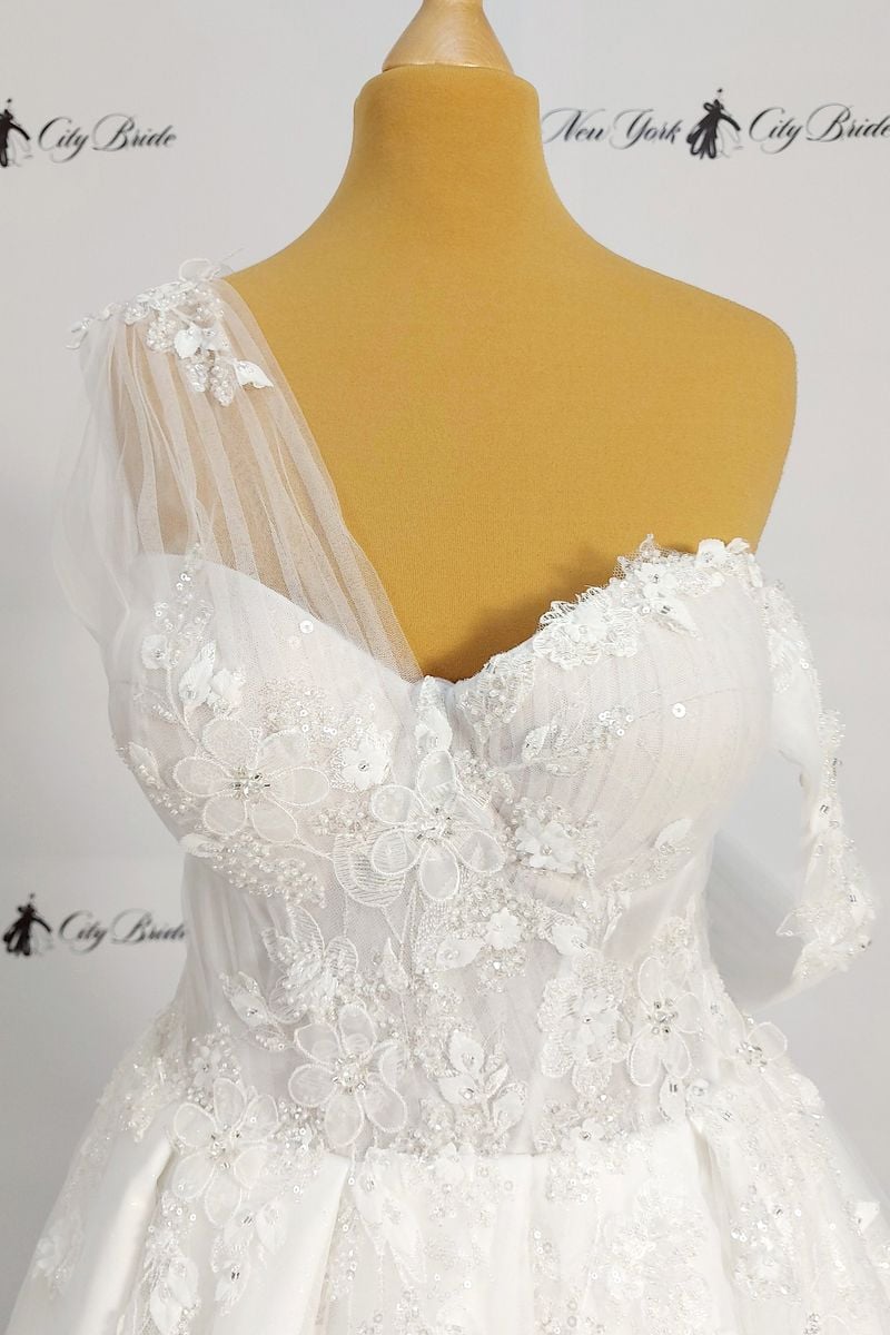 Wedding dress LEIRA Product for Sale at NY City Bride