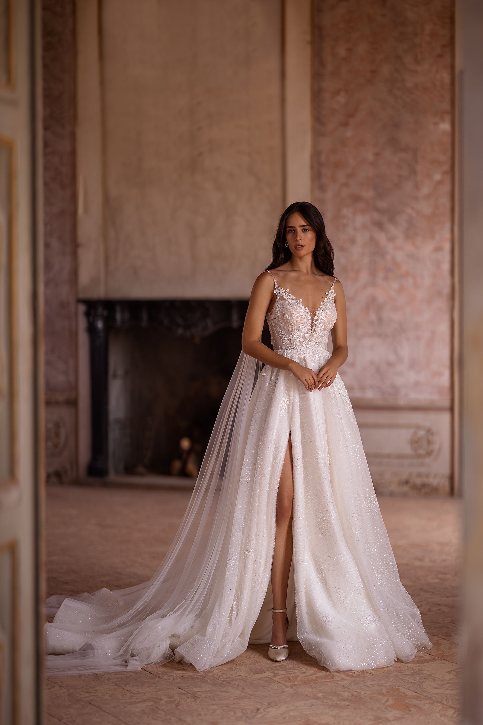 洋書 VOGUE WEDDINGS BRIDES DRESSES DESIGNERS Amazon.com: Vogue Weddings: Brides, Dresses, Designers