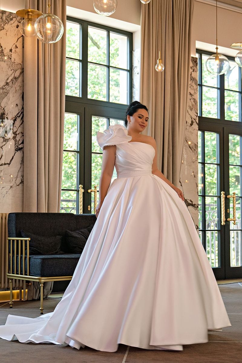 Buy Plus Size Satin Wedding Dress, a Line Satin Wedding Dress, Plus Size  Bridal Dress, Size Plus Short or Long Wedding Dress Online in India - Etsy