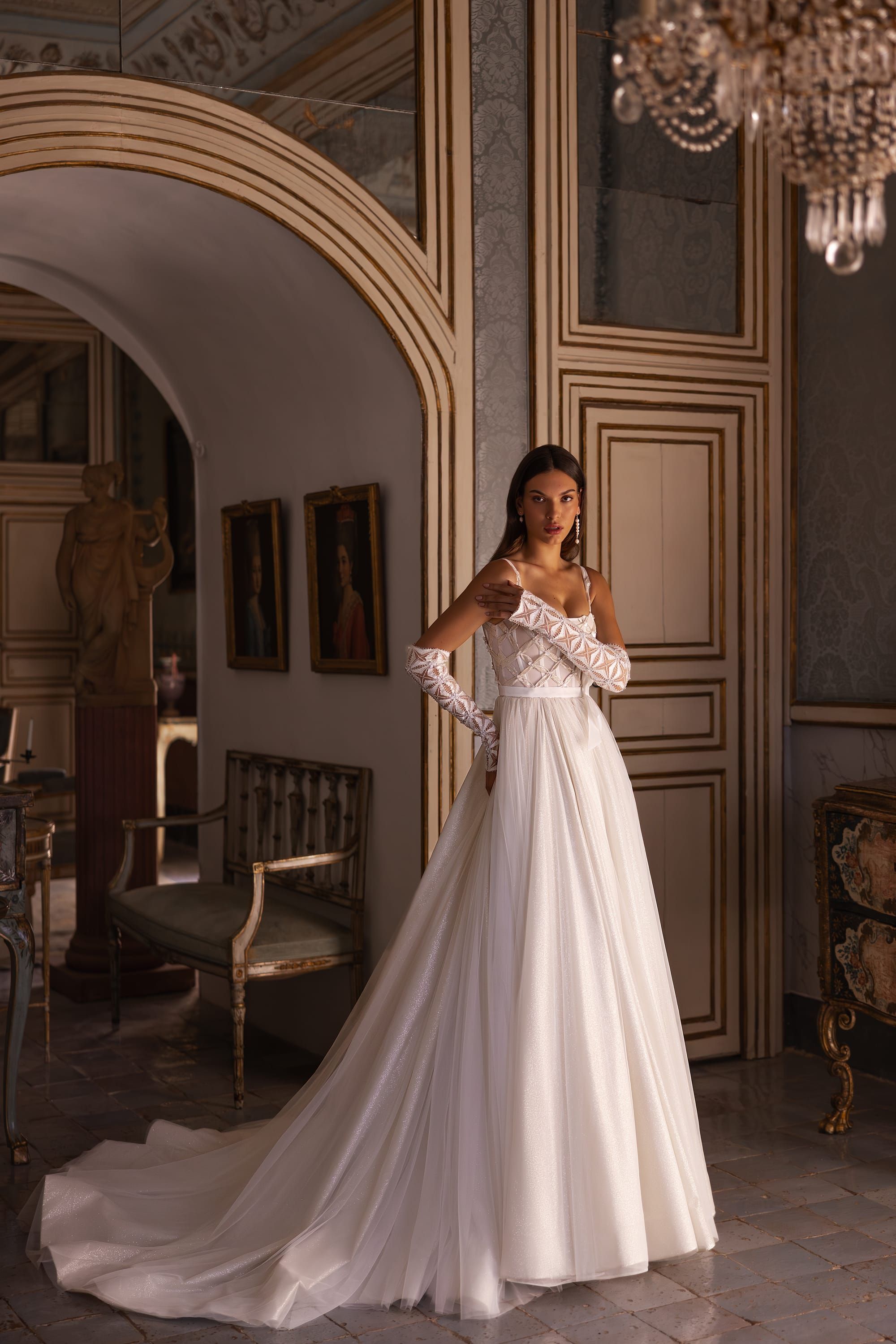 Amazon.com: Vogue Weddings: Brides, Dresses, Designers